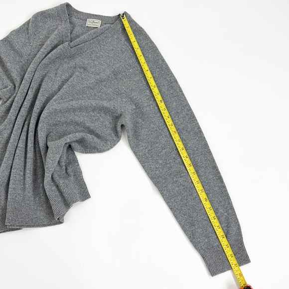Men LL Bean Wool V-Neck Sweater - Picture 9 of 12